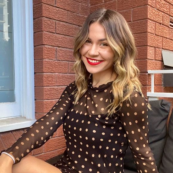 Meet your Posher, Julia - Picture 1 of 1